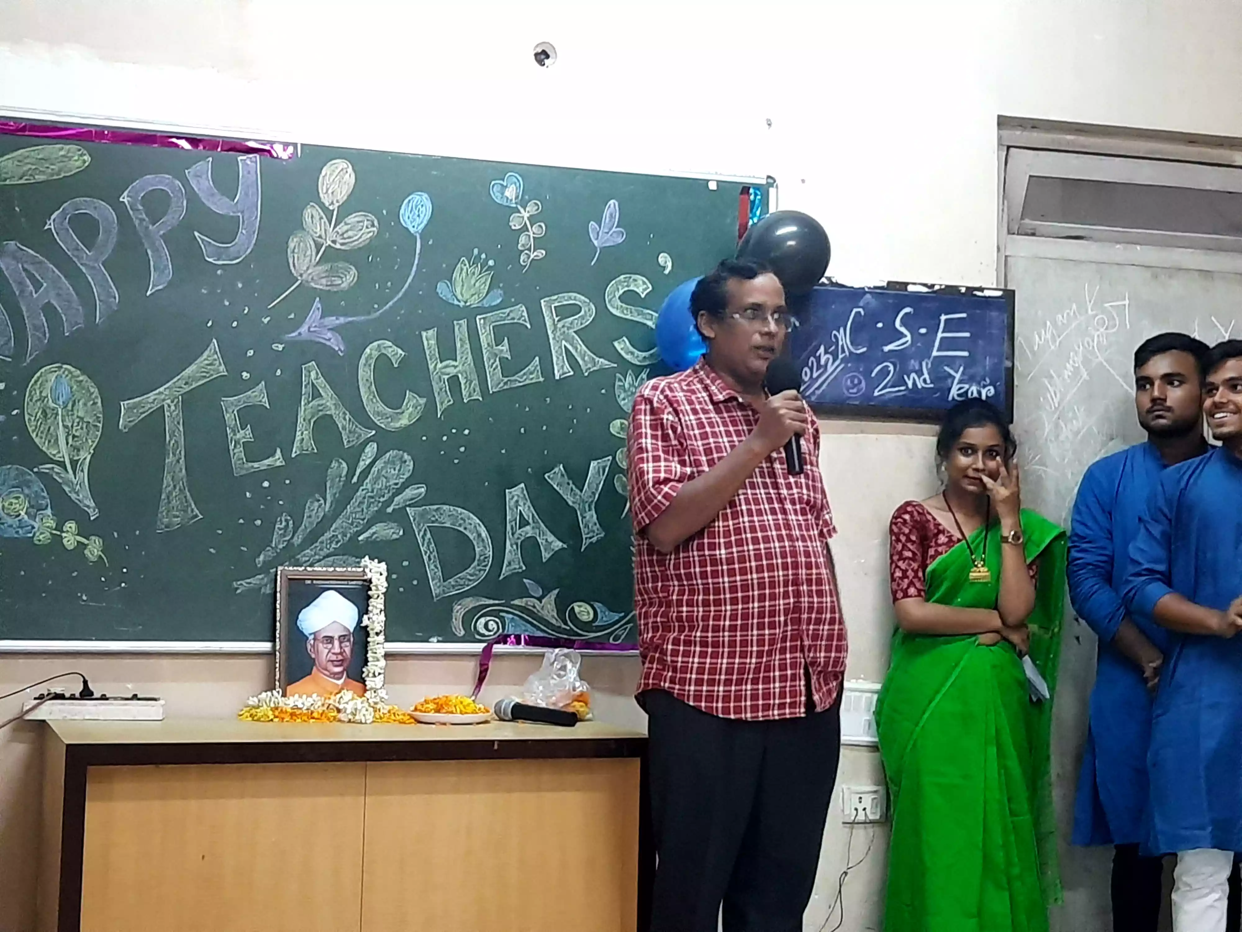 5.9.23 Teachers Day Celebration-06.webp